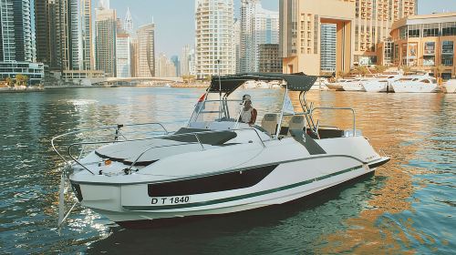 Dubai 1h Sea escape: little get away! Day Tours
