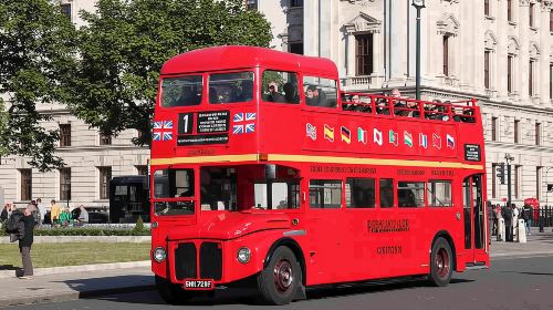 Hong Kong Palace Museum + Victoria Peak + Victoria Harbour Night Cruise + Sunset Open-Top Bus Tour – 1-Day Group Tour (20 Pax) Day Tours