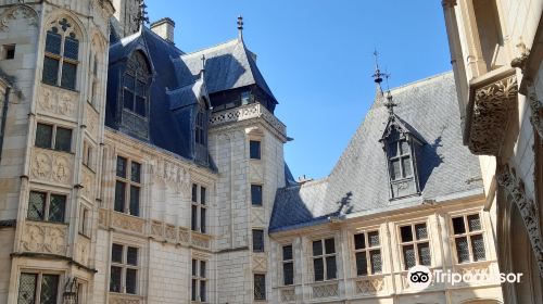 Palais Jacques-Coeur