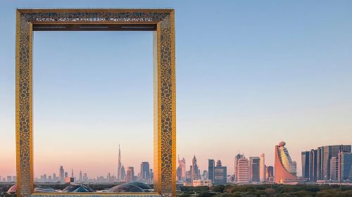 Private Half Day Modern Dubai City tour with Lunch Day Tours