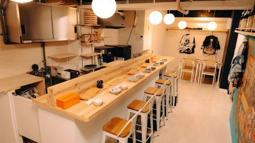 Tokyo: Sushi Making Class in a Happi Coat near a Famous Spot Day Tours