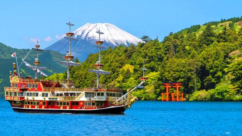 Hakone & Kamakura Enoshima 1-day tour: Lake Ashi Pirate Ship, Owakudani cable car, and Enoshima Day Tours