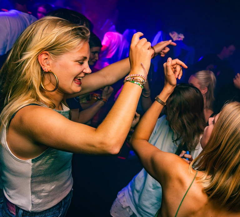 Groningen: Pub Crawl with Pub Quiz, Free Shots and Games