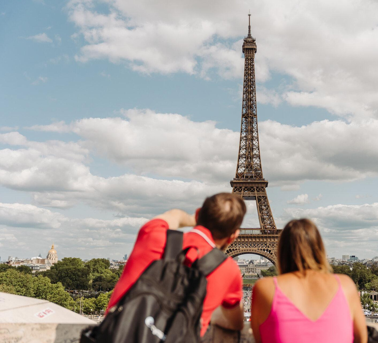 Paris: Full Day Tour with Louvre, Eiffel Tower & Notre Dame