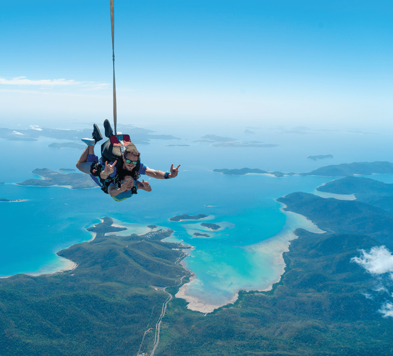 Airlie Beach: Tandem Skydive over the Whitsundays