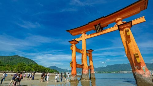 From Hiroshima: Miyajima Island Day Trip with Ropeway Ride Day Tours