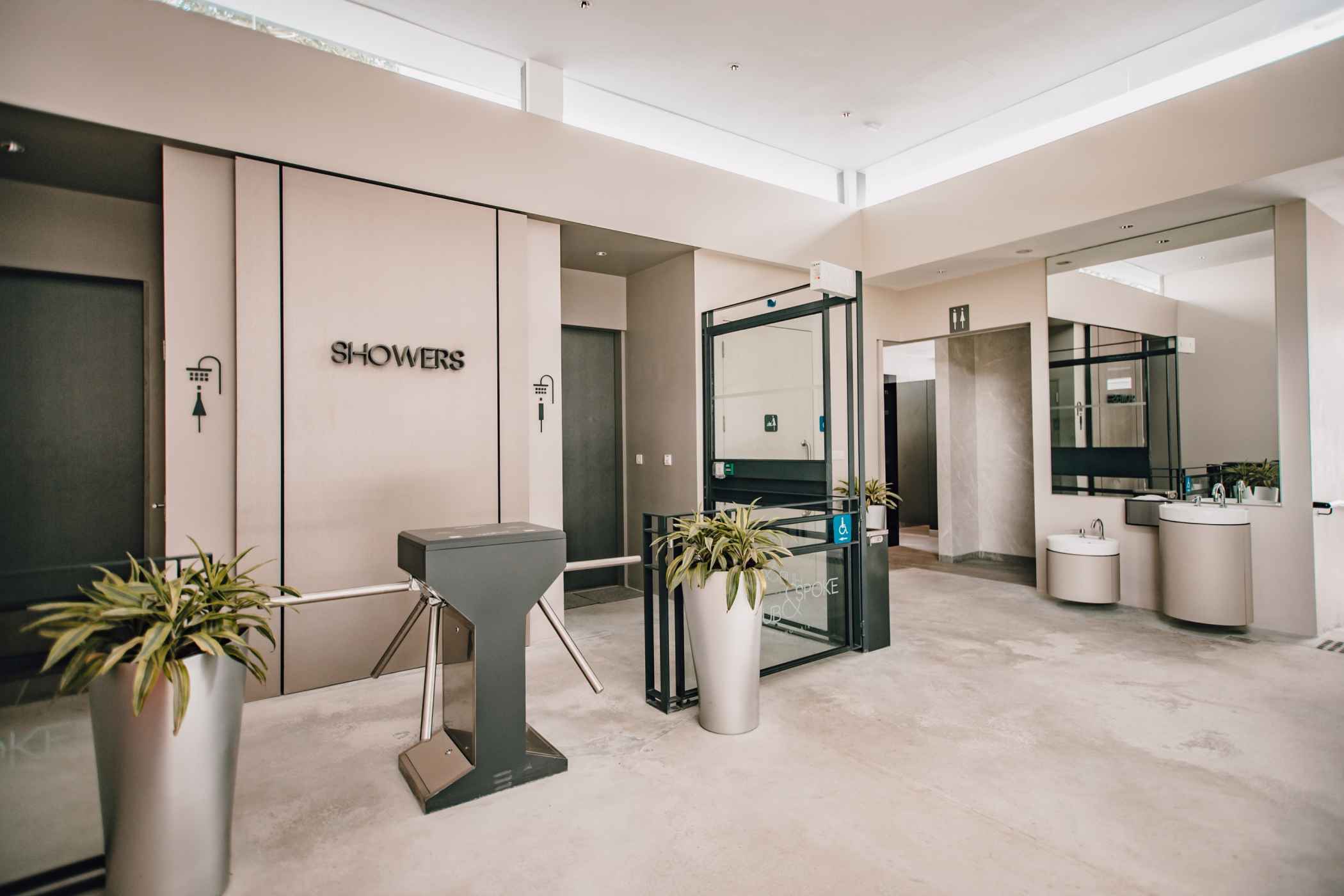 Pay-Per-Use Showers at Hub & Spoke Changi Airport (Public Area)