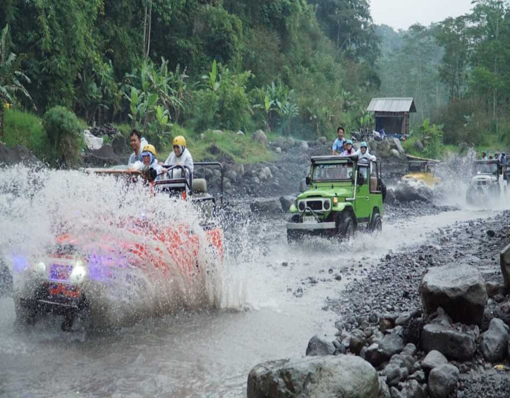 Jeep Watu Gede Merapi Sinjo Tour