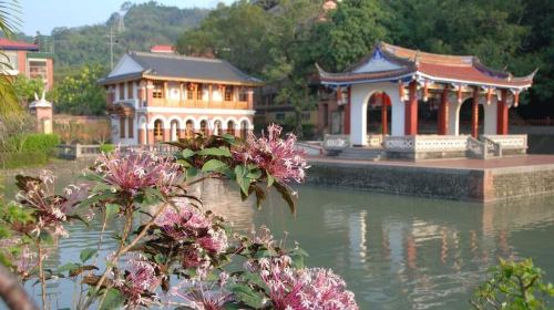 From Taipei : Taichung Highlights & Cultural Private Tour Day Tours
