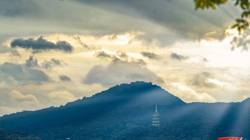Hangzhou West Lake + Su Causeway Half Day Tour [Ten Scenic Spots of West Lake/3 hours of guide/West Lake Cruise] Day Tours