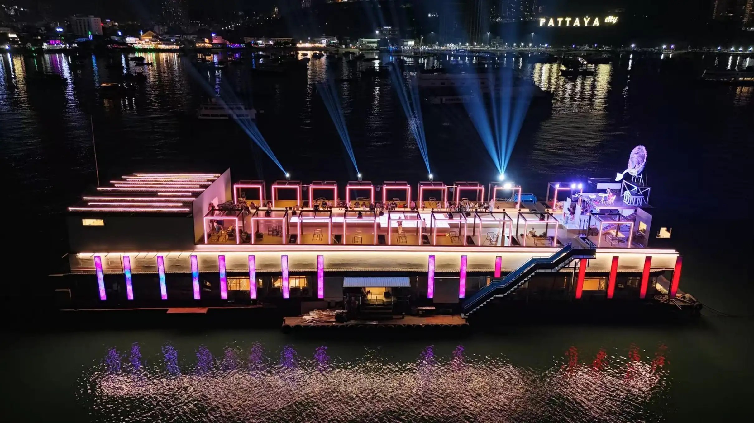 Atlantis Dinner Cruise & Show Pattaya