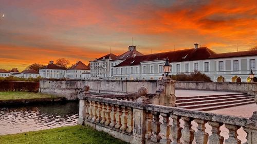 BMW Museum + Pinakothek der Moderne + BMW Welt + Nymphenburg Palace Private Charter Day Tour