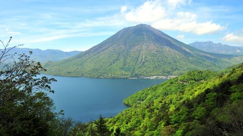 1-day tour to Nikko Toshogu Shrine + Lake Chūzenji + Kegon Waterfalls: includes admission ticket and hot spring fee Day Tours