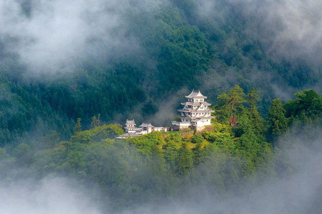 A day trip to Kami-Yamana, Hida, Takayama, and Shirakawa-go Gassho-zukuri villages in Nagoya.