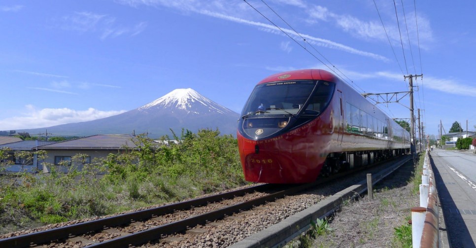 Fuji Mountain Pear Picking & Kawaguchiko Popular Sightseeing Tram & Oishi Park Day Trip