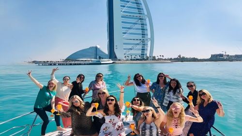 [Dubai Luxury Yacht Tour] Luxury Yacht Tour/Palm Island Tour/Soft Drinks and Meals Provided/Morning Light Tour/Romantic Sunset/ Sailing Night Light Transport Passes