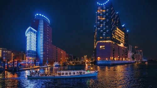 Great light trip 90 minutes in the port of Hamburg