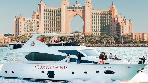 Dubai Marina Yacht Tour with Optional Breakfast or BBQ Day Tours
