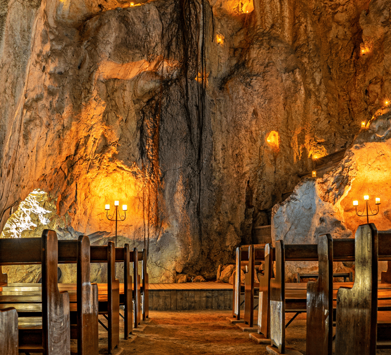 Capricorn Caves, Australia: 45-Minute Cathedral Cave Tour
