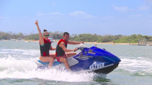 Australia Gold Coast Surfing Paradise Double motor-powered boat Experience [Optional 30 Minutes/60 Minutes]