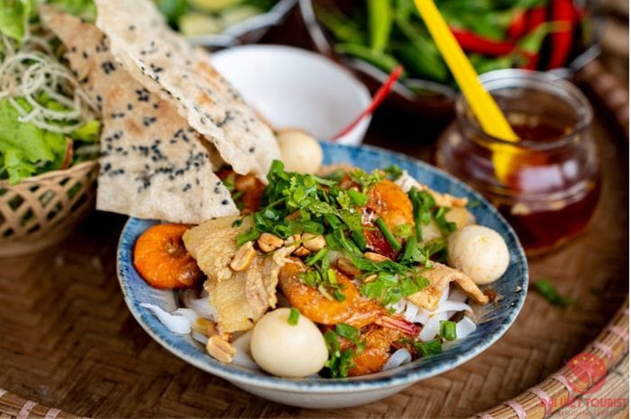 Da Nang: Michelin Food Tour with Live Music