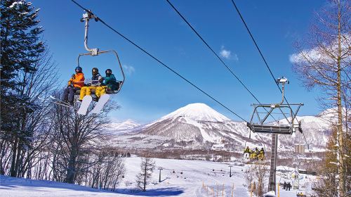 Hokkaido Rusutsu Ski Resort Skiing/Snowboarding Lessons (English Instruction) with Optional Ski Pass Add-on