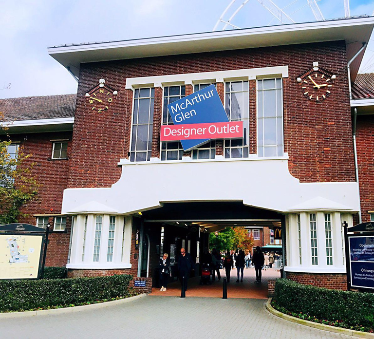 Amsterdam: Roermond Designer Outlet Shopping Day Trip