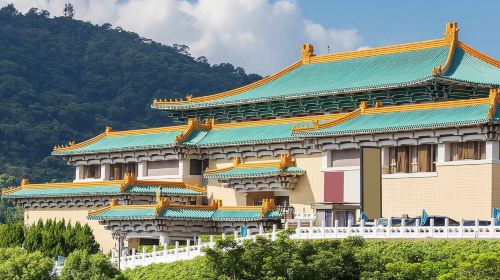 Taipei Palace Museum Tour + Shuangxi River Shrimp Fishing [Chinese/English/Japanese Guided Tour] Day Tours