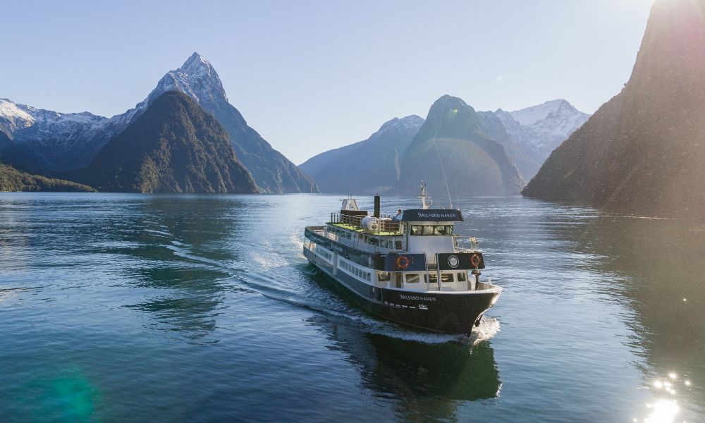 Milford Sound Coach and Cruise Departing Te Anau