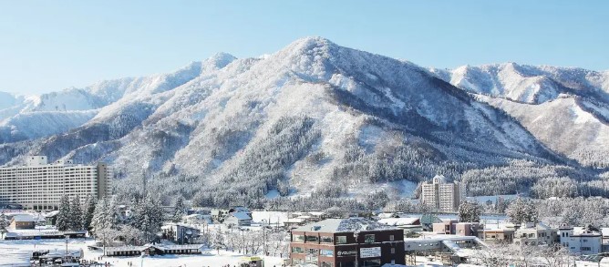 Combo deal: Yuzawa Nakazato Snow Resort 1-day lift ticket + rental (Echigo-Yuzawa, Niigata)