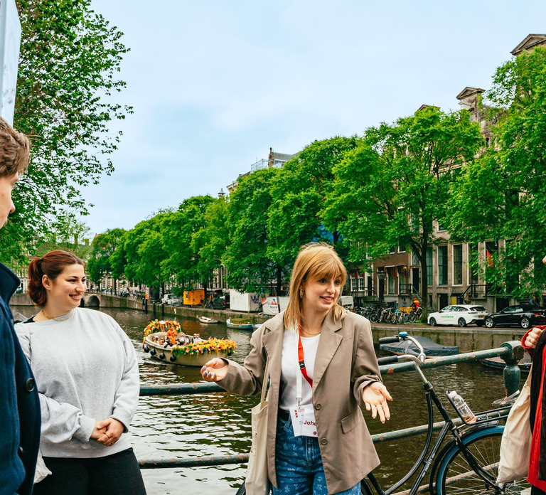 Amsterdam: Cultural Highlights Walking Tour in EN/DE/IT