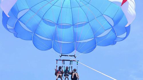 Parasailing Experience in Boracay Island